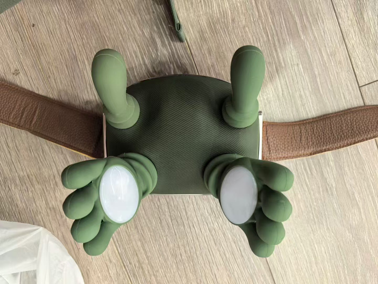 NeckEase 4D – Kabellose bionische Nacken- & Schultermassage mit Wärme